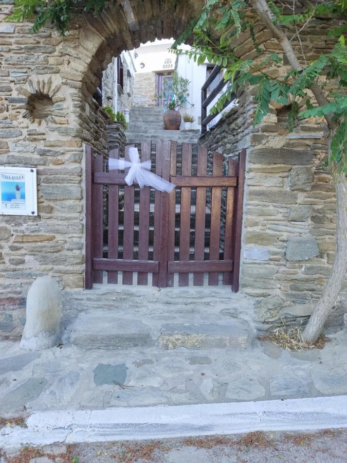 Hostal Terra Aeolica Arnados Exterior foto