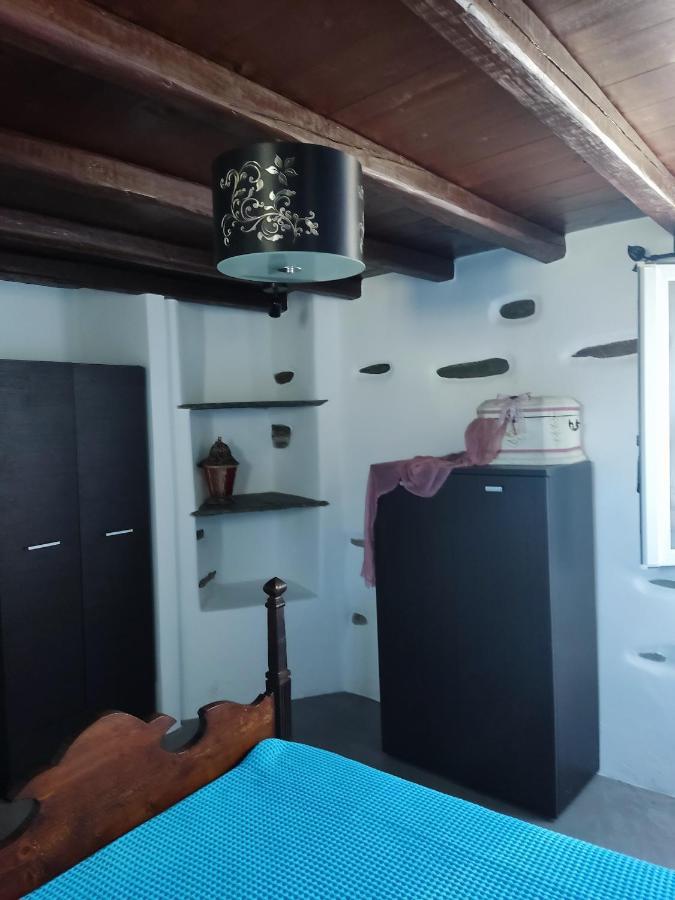 Hostal Terra Aeolica Arnados Exterior foto