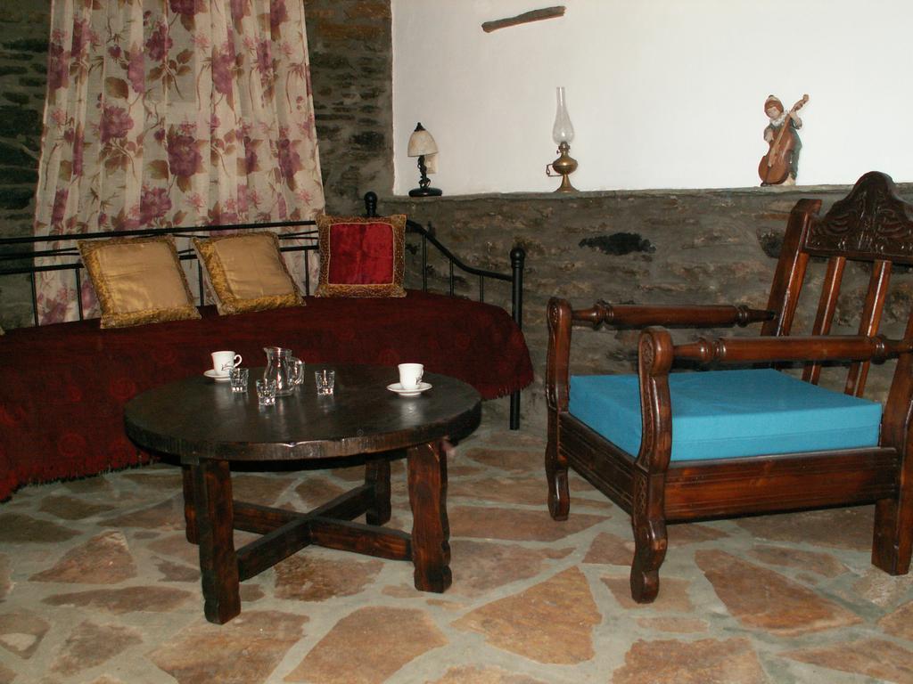 Hostal Terra Aeolica Arnados Exterior foto